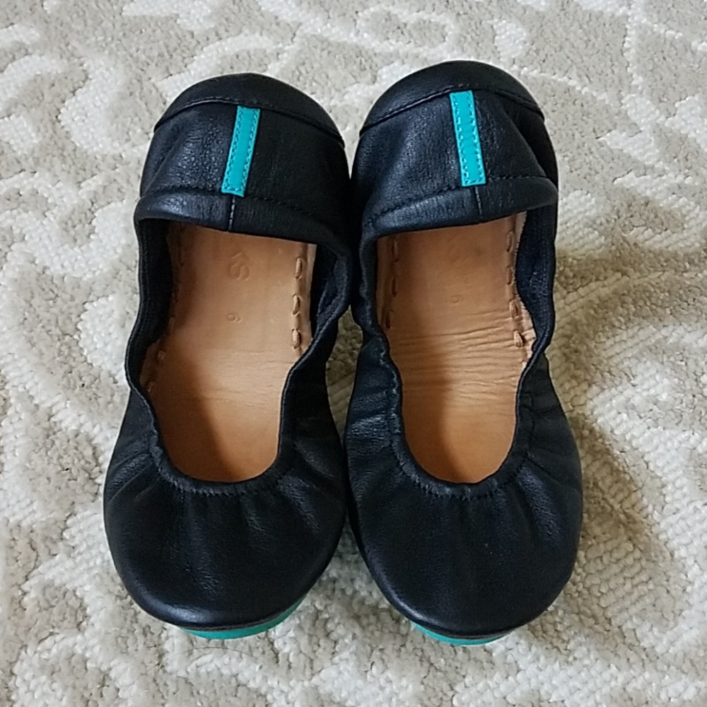 Tieks flats